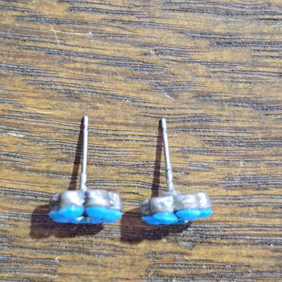 Blue flower stud earrings (turquoise?). Vintage. - Picture 3 of 8